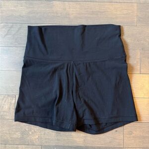 Aritzia TNA butter biker shorts